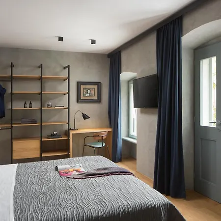 Vincent House Apartment