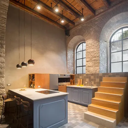 Vincent House بولا