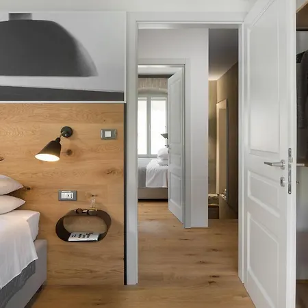 Vincent House * Pola